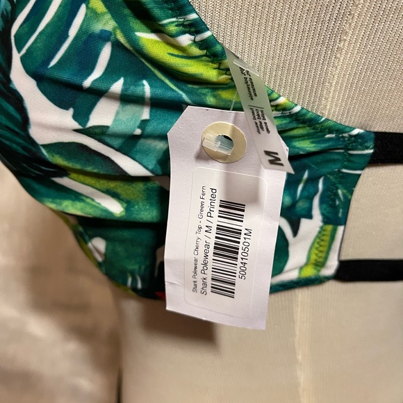 Shark Polewear Cherry Top in green fern size medium - Picture 3 of 6